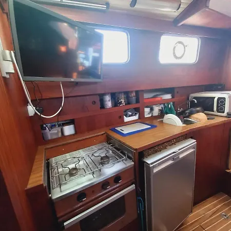Excelente Velero Clasico En *