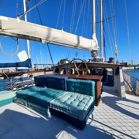 Excelente Velero Clasico En *