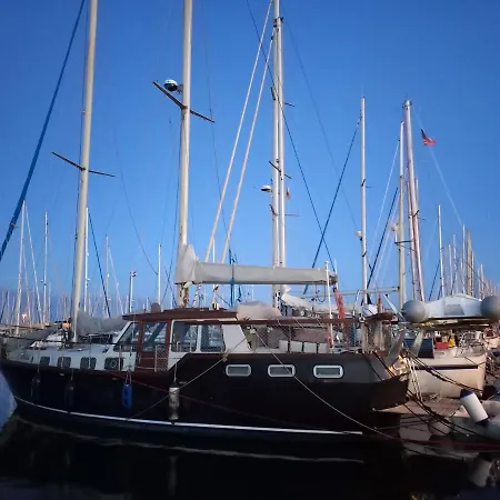 Excelente Velero Clasico En * Valencia