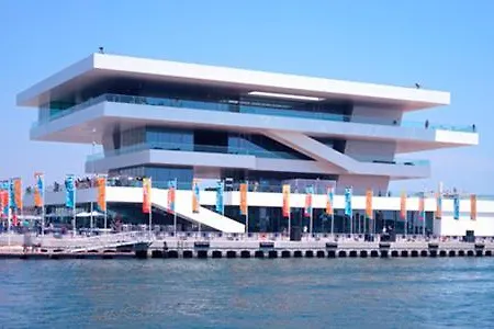 Excelente Velero Clasico En Botel Valencia